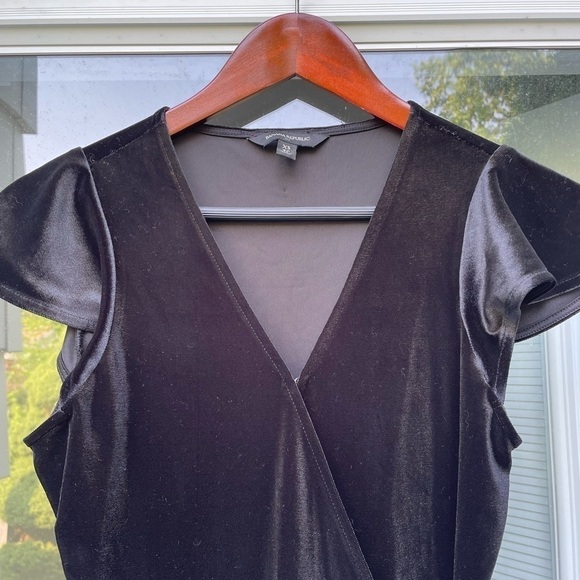 Banana Republic Velvet Peplum Top - Picture 3 of 11